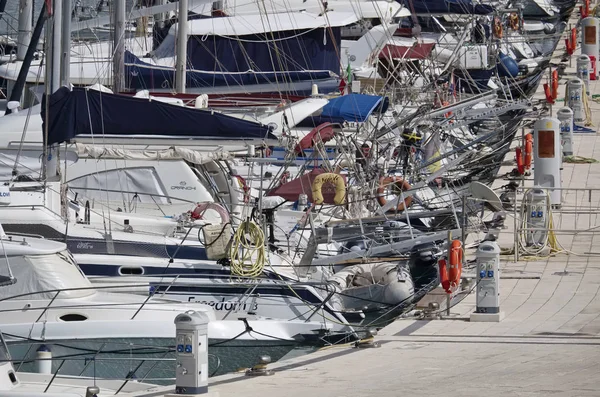 Italien Sizilien Mittelmeer Marina Ragusa Juli 2018 Luxusyachten Hafen Leitartikel — Stockfoto