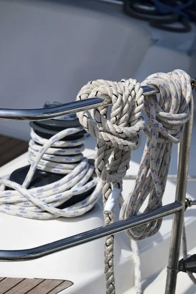 Italie Sicile Méditerranée Voilier Dans Port Treuil Cordes Nautiques — Photo