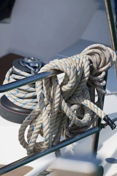 Italien Sizilien Mittelmeer Segelboot Hafen Winde Und Nautische Seile — Stockfoto