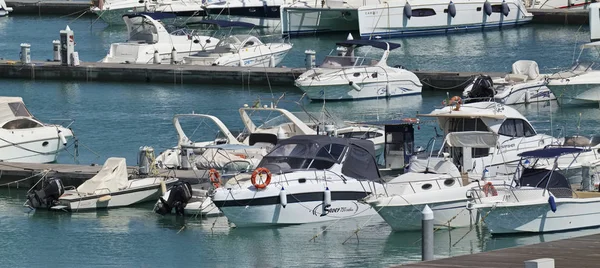 Italien Sizilien Mittelmeer Marina Ragusa Juli 2018 Motorboote Und Luxusyachten — Stockfoto