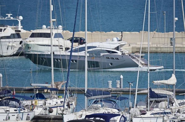 Italien Sizilien Mittelmeer Marina Ragusa Juli 2018 Luxusyachten Hafen Leitartikel — Stockfoto