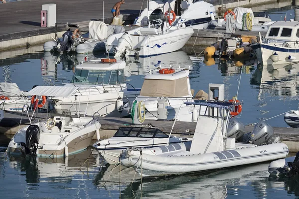 Ιταλία Σικελία Στη Μεσόγειο Θάλασσα Marina Ragusa Ιουλίου 2018 Βάρκες — Φωτογραφία Αρχείου