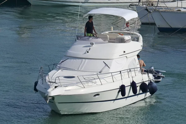 Włochy Sycylia Morze Śródziemne Marina Ragusa Sierpień 2018 Osób Luksusowy — Zdjęcie stockowe