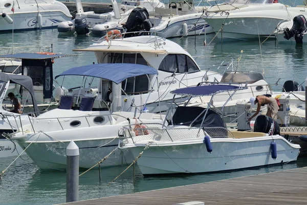 Italy Sicily Mediterranean Sea Marina Ragusa August 2018 People Boats — Stock Photo, Image