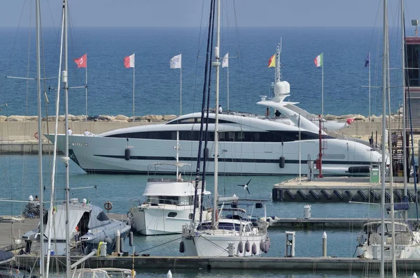 Italien Sizilien Mittelmeer Marina Ragusa August 2018 Eine Große Luxusjacht — Stockfoto