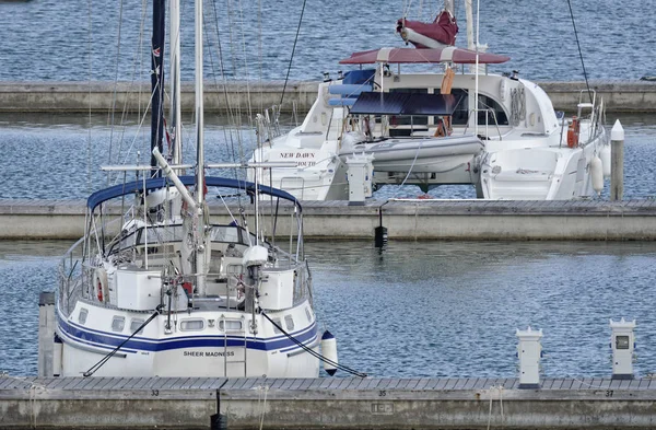 意大利 西西里岛 地中海 滨海堤沙 2018年8月8日 航海船在口岸 — 图库照片