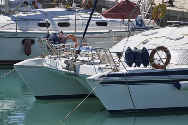 Italien Sicilien Medelhavet Marina Ragusa Augusti 2018 Segelbåtar Hamnen Ledare — Stockfoto