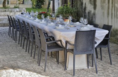 İtalya, Sicilya, küme tablo kırsal çiftlik evinin bahçesinde