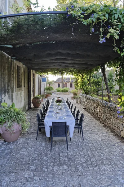 Італія Сицилія Встановити Таблиці Саду Фермерському Будинку Сільській Місцевості — стокове фото