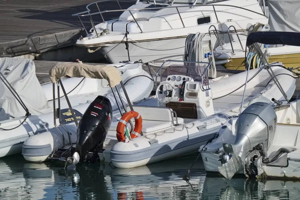 Italien Sizilien Mittelmeer Marina Ragusa September 2018 Motorboote Hafen Leitartikel — Stockfoto