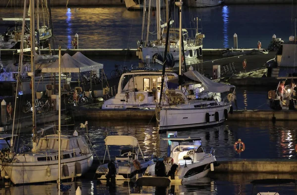 Włochy Sycylia Morze Śródziemne Marina Ragusa Września 2018 Łodzie Luksusowe — Zdjęcie stockowe