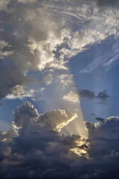 イタリア 空に嵐の雲 — ストック写真