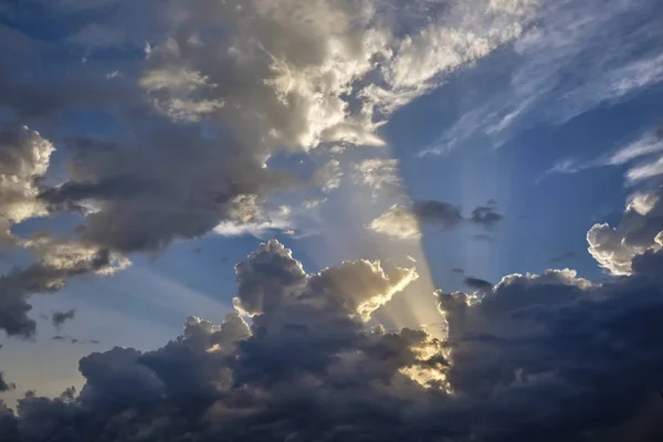 이탈리아 하늘에서 폭풍우 — 스톡 사진