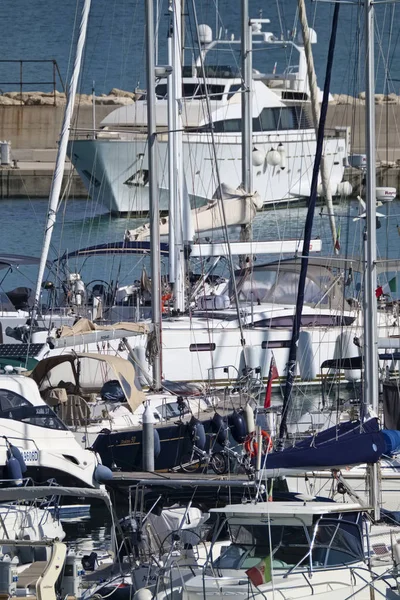 Italien Sizilien Mittelmeer Marina Ragusa September 2018 Motorboote Und Luxusyachten — Stockfoto