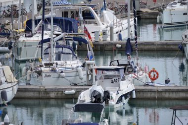 İtalya, Sicilya, Akdeniz, Marina di Ragusa; 28 Eylül 2018, motorlu tekne ve Lüks Yatlar Port - Editörden