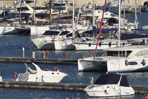 Itália Sicília Mar Mediterrâneo Marina Ragusa Setembro 2018 Barcos Motor — Fotografia de Stock