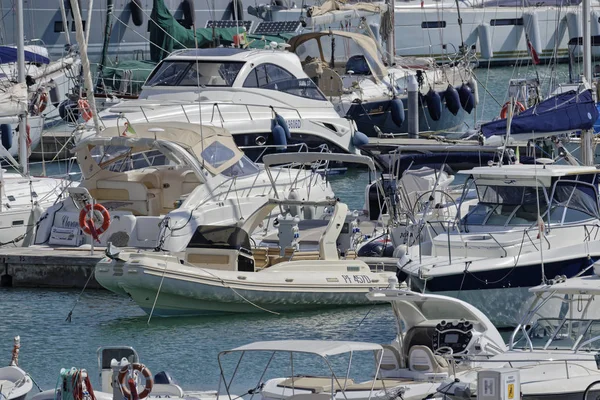 Italia Sicilia Mar Mediterráneo Marina Ragusa Octubre 2018 Barcos Motor — Foto de Stock