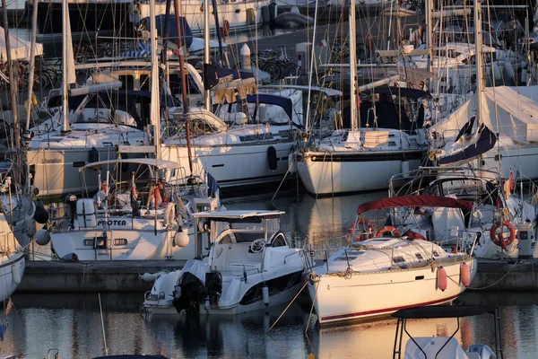 Itália Sicília Mar Mediterrâneo Marina Ragusa Outubro 2018 Barcos Motor — Fotografia de Stock