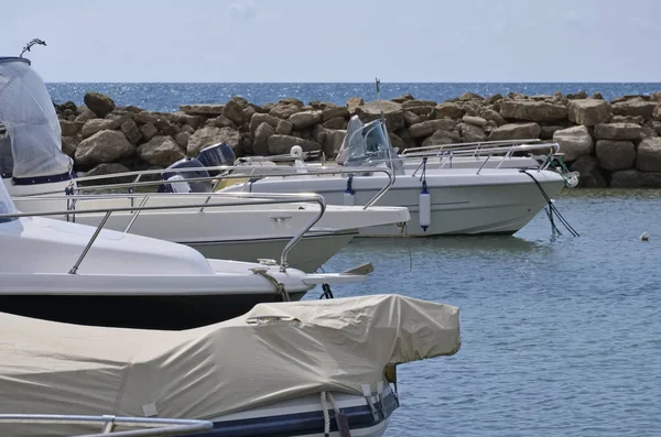 Italien Sizilien Mittelmeer Punta Secca Provinz Ragusa Oktober 2018 Motorboote — Stockfoto