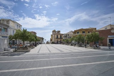 İtalya, Sicilya, Akdeniz, Marina di Ragusa (Ragusa eyaletinde); 12 Ekim 2018, şehrin - editoryal merkezi kare insanlarda