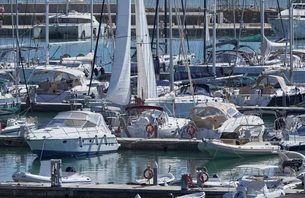 Italia Sicilia Mar Mediterráneo Marina Ragusa Octubre 2018 Barcos Motor —  Fotos de Stock