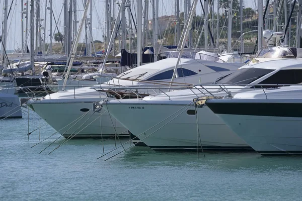 Włochy Sycylia Morze Śródziemne Marina Ragusa Października 2018 Luksusowe Jachty — Zdjęcie stockowe