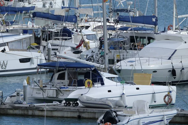 Italien Sizilien Mittelmeer Marina Ragusa Oktober 2018 Motorboote Und Luxusyachten — Stockfoto
