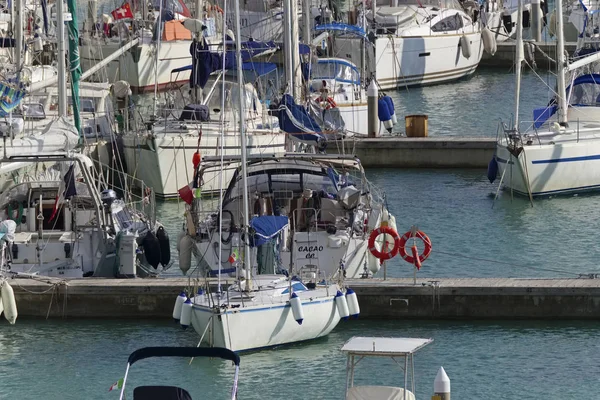 Itália Sicília Mar Mediterrâneo Marina Ragusa Outubro 2018 Iates Luxo — Fotografia de Stock