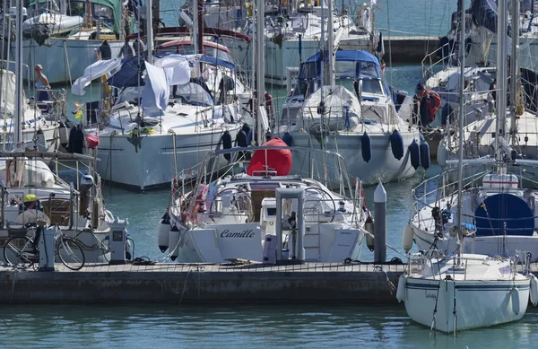Italien Sicilien Medelhavet Marina Ragusa Oktober 2018 Segelbåtar Hamnen Ledare — Stockfoto