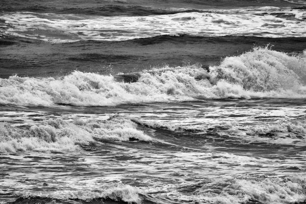 意大利 西西里 地中海 汹涌的海浪 — 图库照片