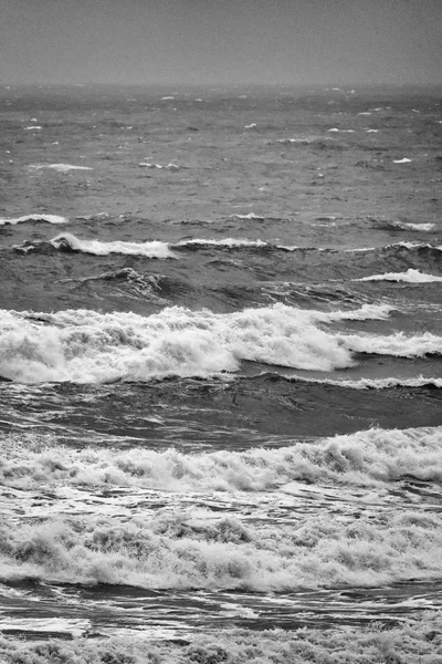 意大利 西西里 地中海 汹涌的海浪 — 图库照片