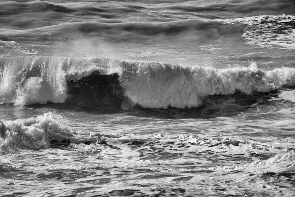 Ιταλία Σικελία Μεσόγειος Θάλασσα Άγρια Θαλάσσια Κύματα — Φωτογραφία Αρχείου