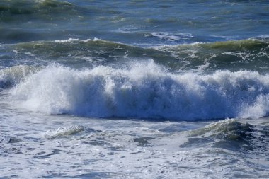 İtalya, Sicilya, Akdeniz, dalgalı deniz dalgaları