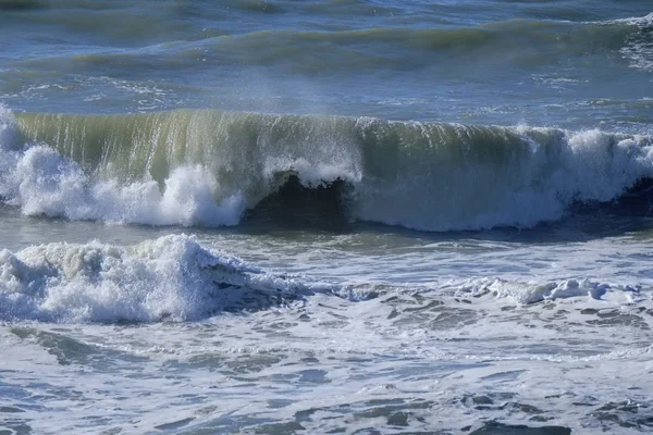 意大利 西西里 地中海 汹涌的海浪 — 图库照片