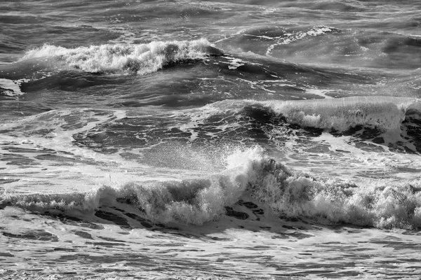 意大利 西西里 地中海 汹涌的海浪 — 图库照片