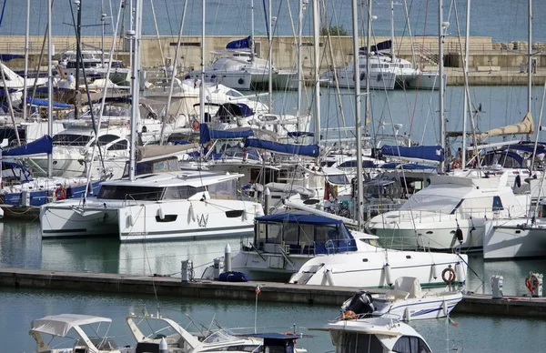 Talya Sicilya Akdeniz Marina Ragusa Kasım 2018 Lüks Yatlar Port — Stok fotoğraf