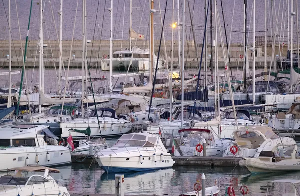 Italien Sicilien Medelhavet Marina Ragusa November 2018 Segelbåtar Båtar Och — Stockfoto