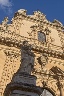 İtalya, Sicilya, Modica (Ragusa eyaletinde), St. Peter Barok cephe katedral ve heykel (18. yüzyıl a.C.)