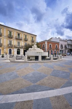 İtalya, Sicilya, Comiso (Ragusa eyaletinde); 19 Kasım 2018, Diana Meydanı - editoryal Diana Çeşmesi ve Barok binalarda görünümünü
