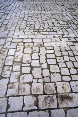 İtalya, Sicilya, Comiso (Ragusa eyaletinde), eski taş döşeli kat bir sokakta