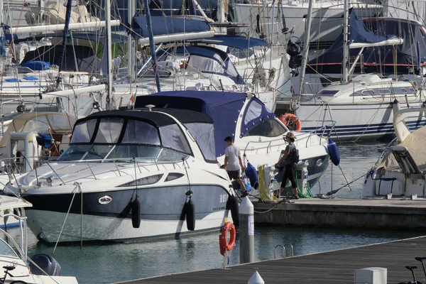 Italia Sicilia Mar Mediterráneo Marina Ragusa Noviembre 2018 Personas Yates — Foto de Stock