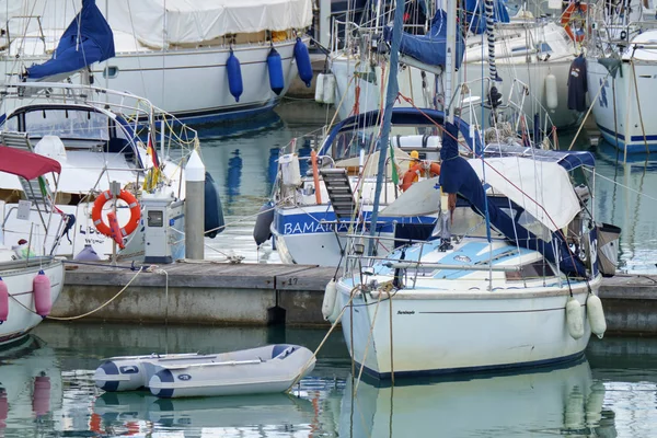 Italia Sicilia Mar Mediterraneo Marina Ragusa Dicembre 2018 Barche Vela — Foto Stock