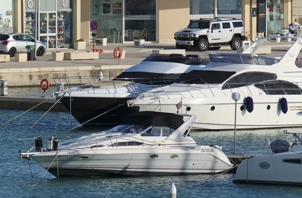 Italien Sicilien Medelhavet Marina Ragusa December 2018 Segelbåtar Lyxiga Hamnen — Stockfoto