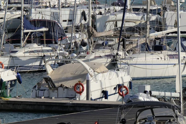 Talya Sicilya Akdeniz Marina Ragusa Aralık 2018 Lüks Yatlar Port — Stok fotoğraf