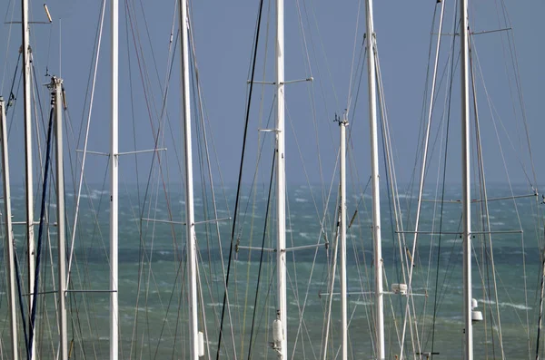 Itália Siciliy Mar Mediterrâneo Marina Ragusa Dezembro 2018 Mastros Barco — Fotografia de Stock