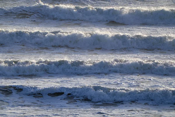 İtalya, Sicilya, Akdeniz, dalgalı deniz dalgaları