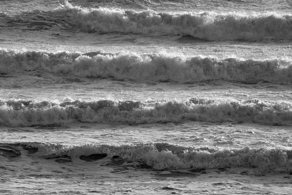 意大利 西西里 地中海 汹涌的海浪 — 图库照片