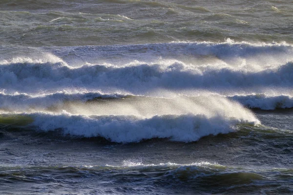 İtalya, Sicilya, Akdeniz, dalgalı deniz dalgaları