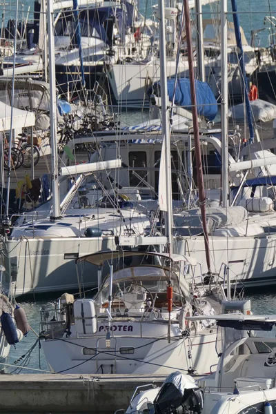 Itália Sicília Mar Mediterrâneo Marina Ragusa Dezembro 2018 Veleiros Porto — Fotografia de Stock