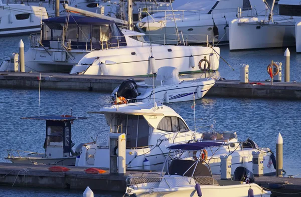 Itália Sicília Mar Mediterrâneo Marina Ragusa Dezembro 2018 Barcos Motor — Fotografia de Stock